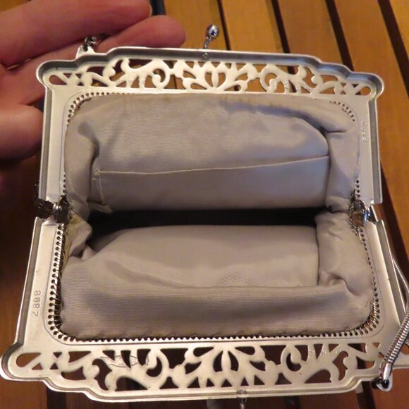 Vintage Sterling Silver  Frame and Beaded Evening Purse. - Picture 2 of 6